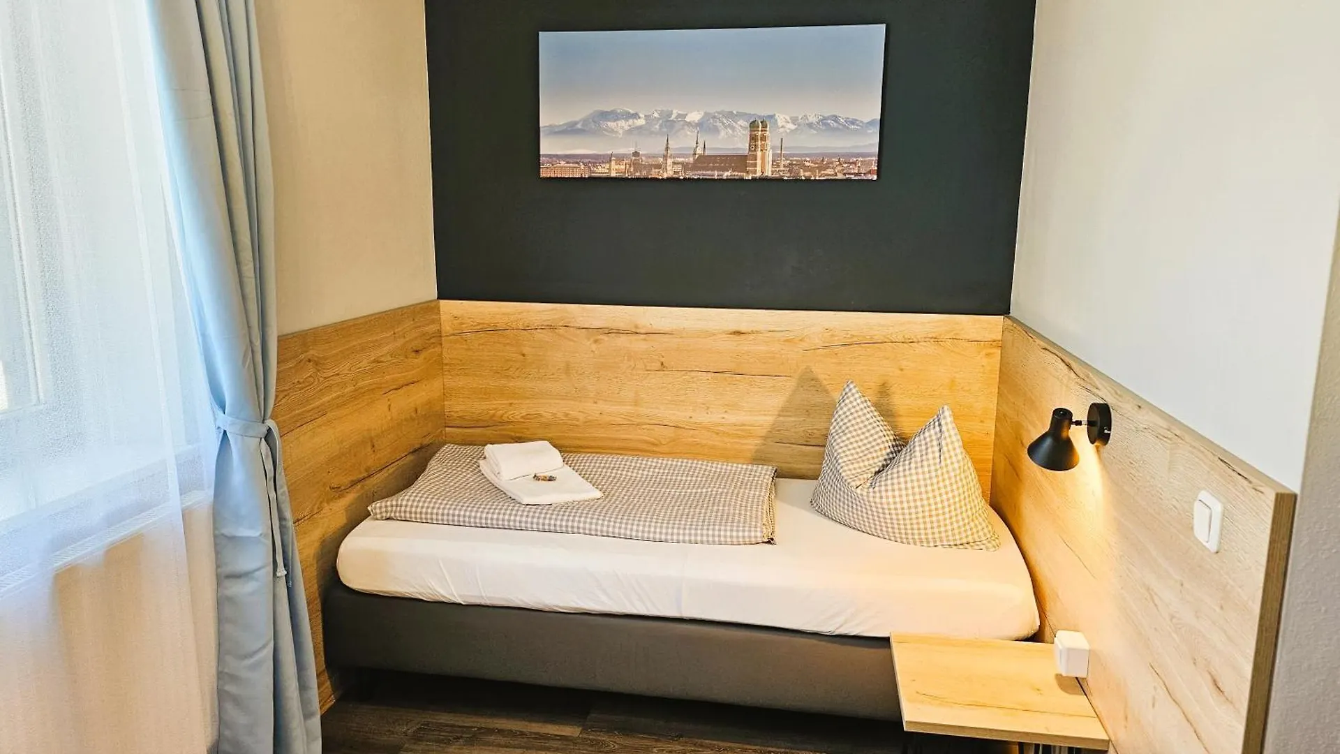 *** Gasthof Novitel Pension Pliening - München Messe Deutschland